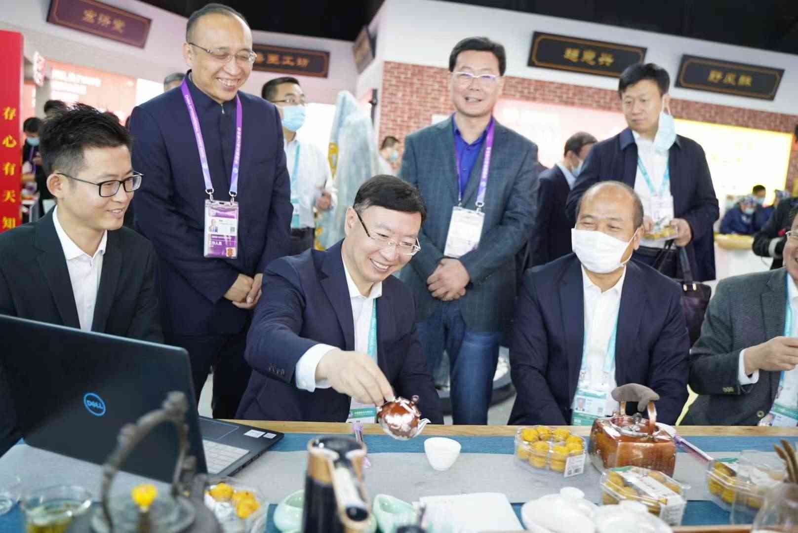 微信图片_20201106133736.jpg 微信图片_20201106133736.jpg